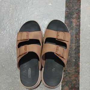 HAPPEN STANCE SANDALS.
